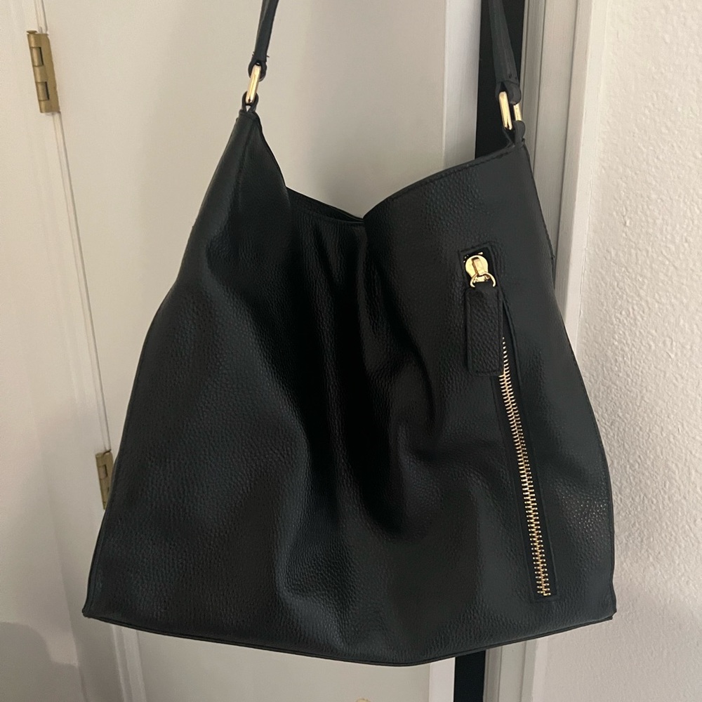 Black shoulder bag